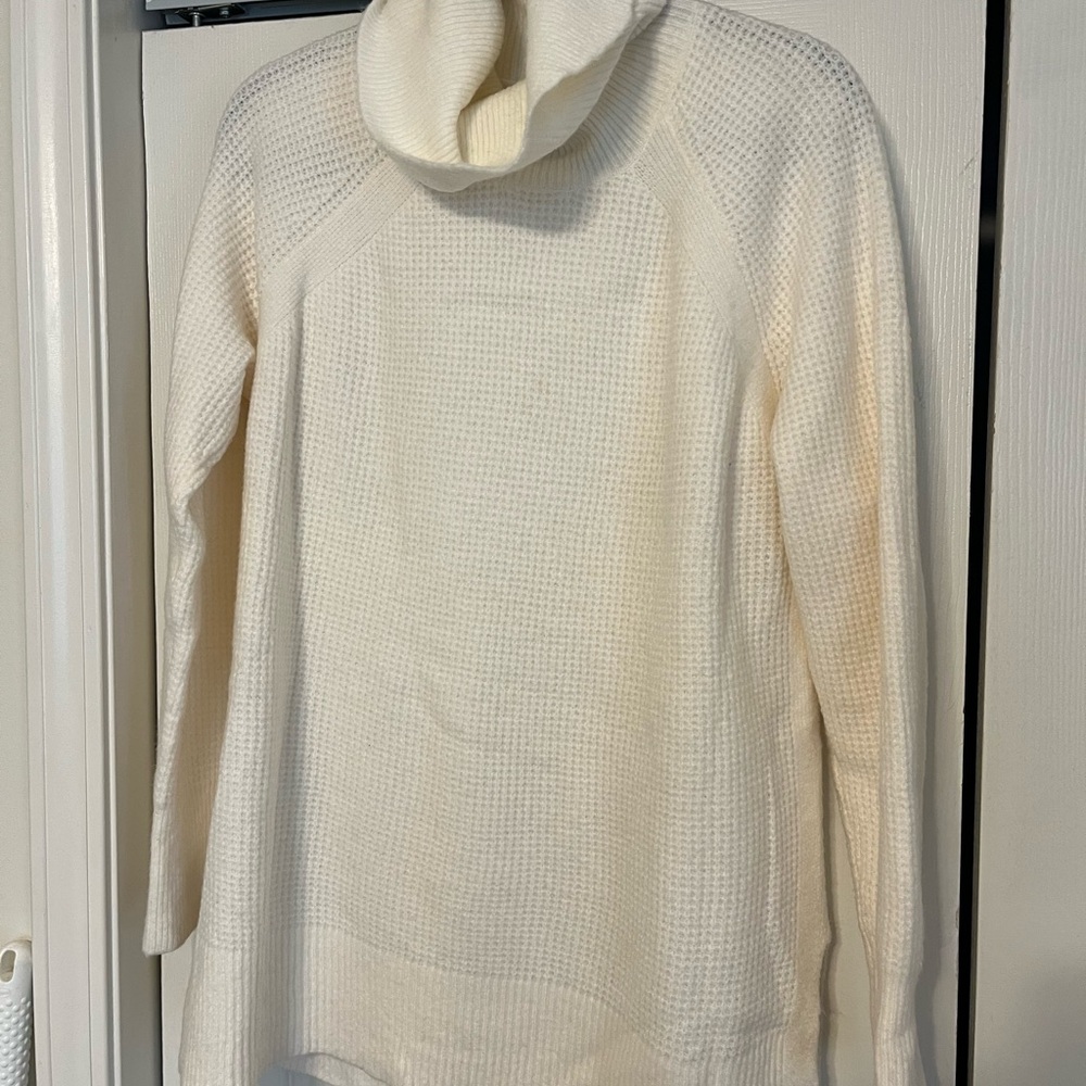 LOFT Cream Turtleneck Sweater